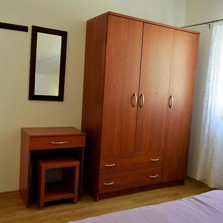 Peter Pan Apartments Palit Esterno foto