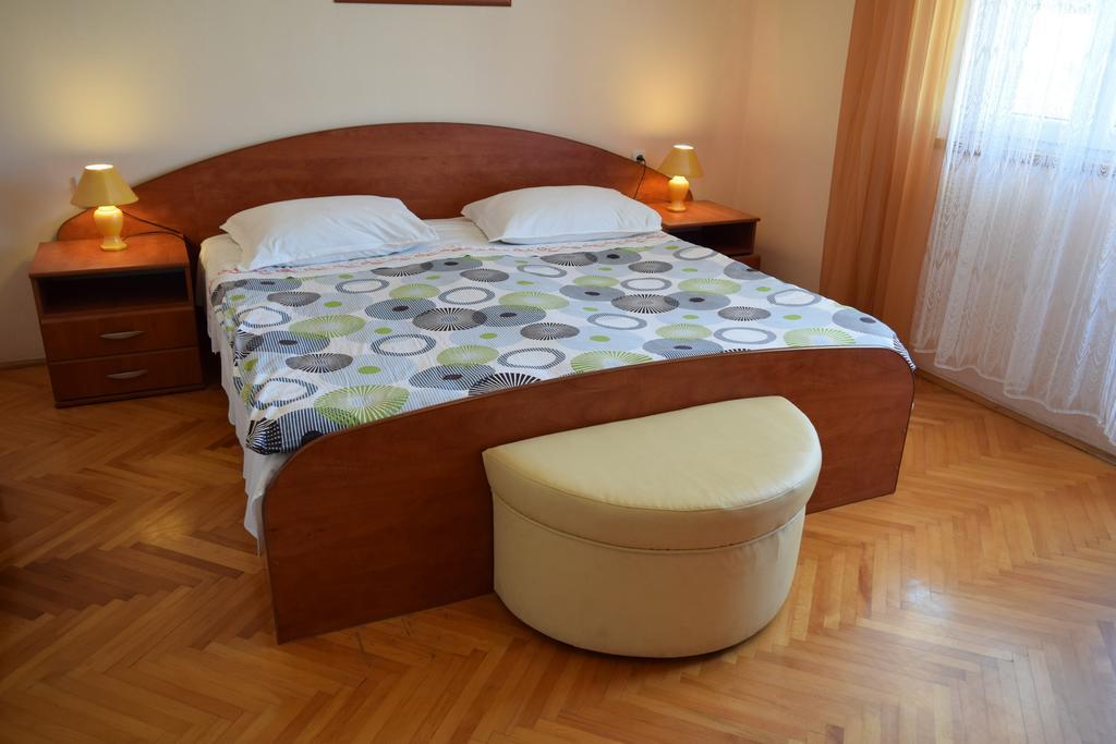 Peter Pan Apartments Palit Esterno foto