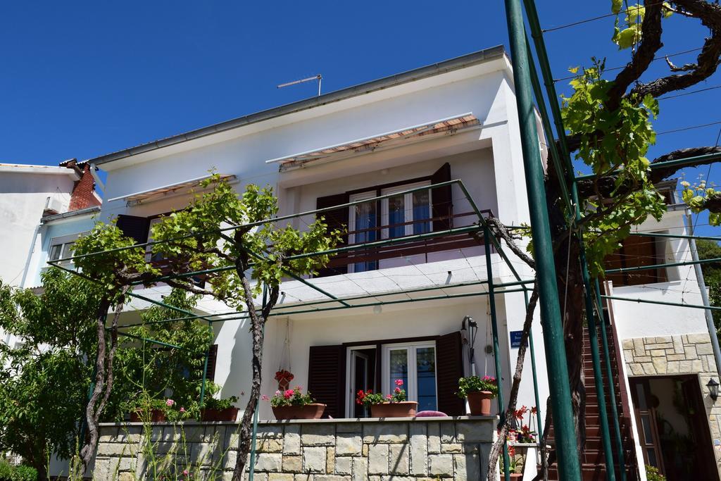 Peter Pan Apartments Palit Esterno foto