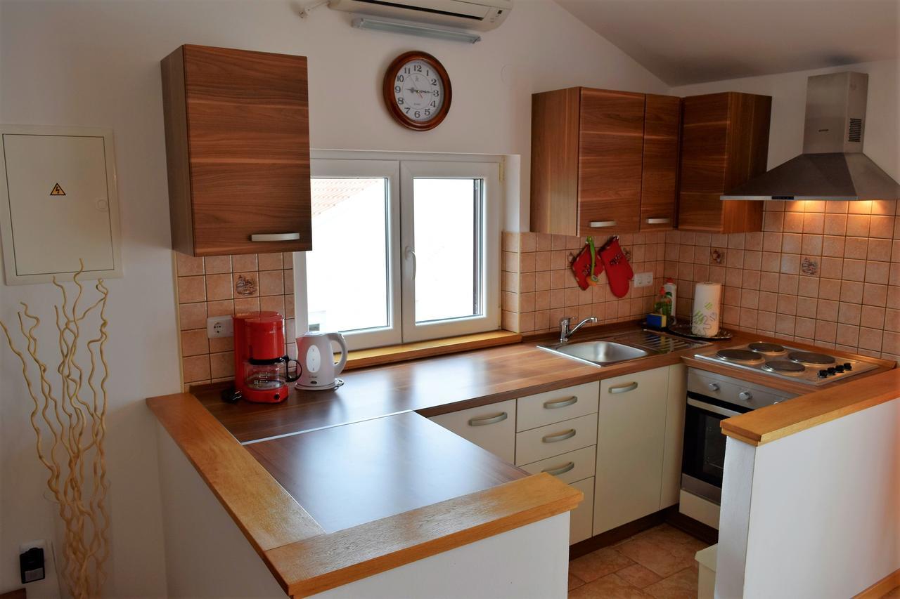 Peter Pan Apartments Palit Esterno foto